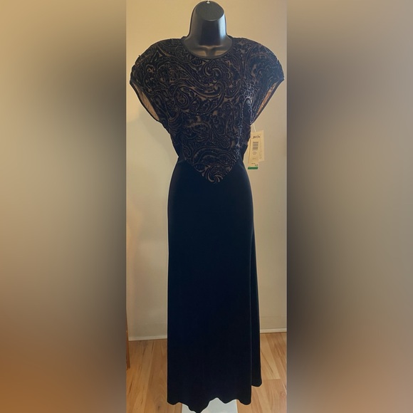 👗Jeffery & Dara Evenings by Tom Barra Beaded Velvet Maxi . Color: Blk. Size:10P - Picture 1 of 12